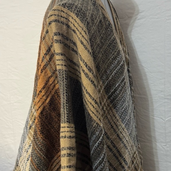 GANZ Black and Tan Plaid Women's Poncho - Picture 2 of 6